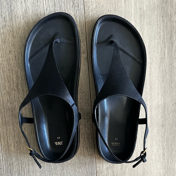 Zara flat leather sandal, black size 10 US size 41 European. - Picture 6 of 10